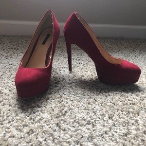 Red Pumps